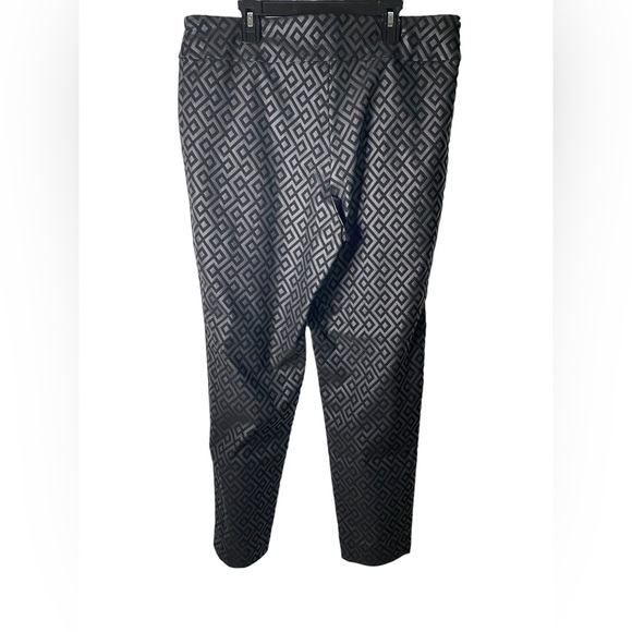 Krazy Larry | Size 16 Black Geometric Pull-On Ankle Pant - Picture 5 of 5